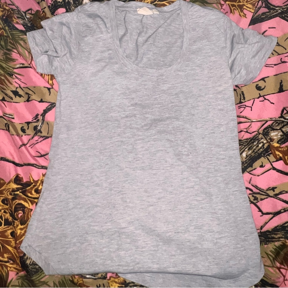 plain grey tee